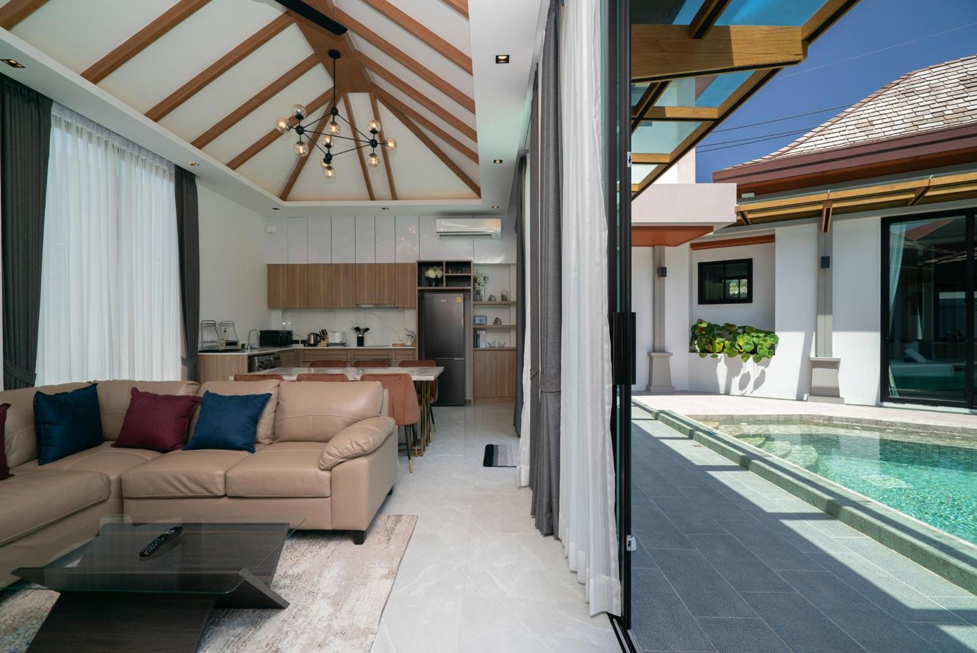 Rawayana Central Park Villas Rawai Oda fotoğraf