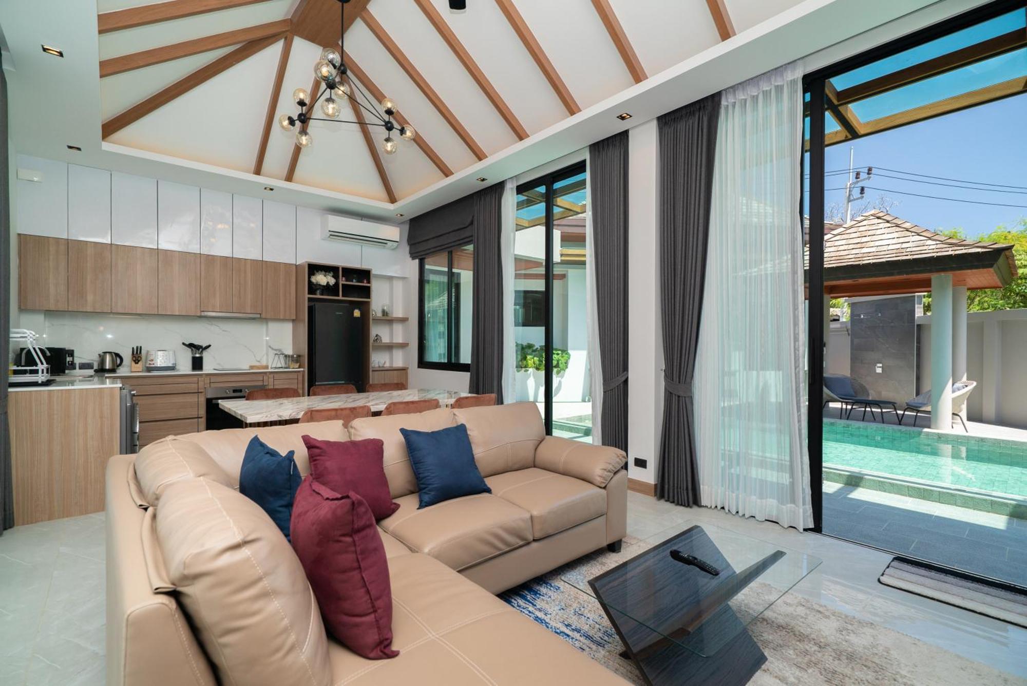 Rawayana Central Park Villas Rawai Oda fotoğraf